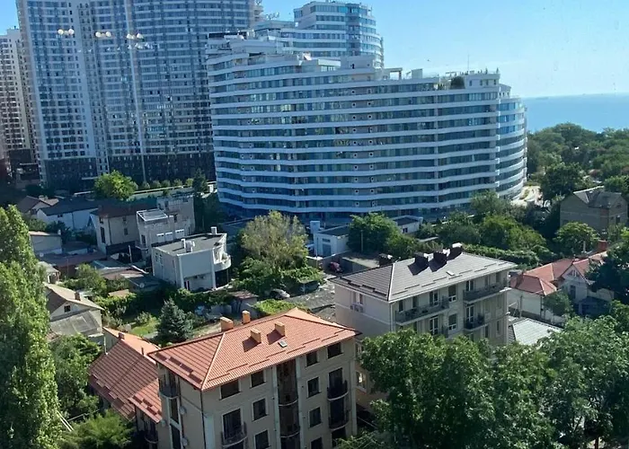 у моря, в районе аркадии вид на море Апартаменти Одеса